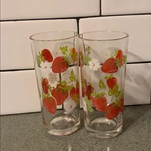v i n t a g e  🍓 juice glasses